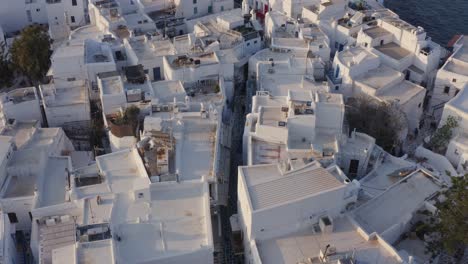 Callejones-Vacíos-De-La-Ciudad-De-Mykonos-Por-La-Mañana