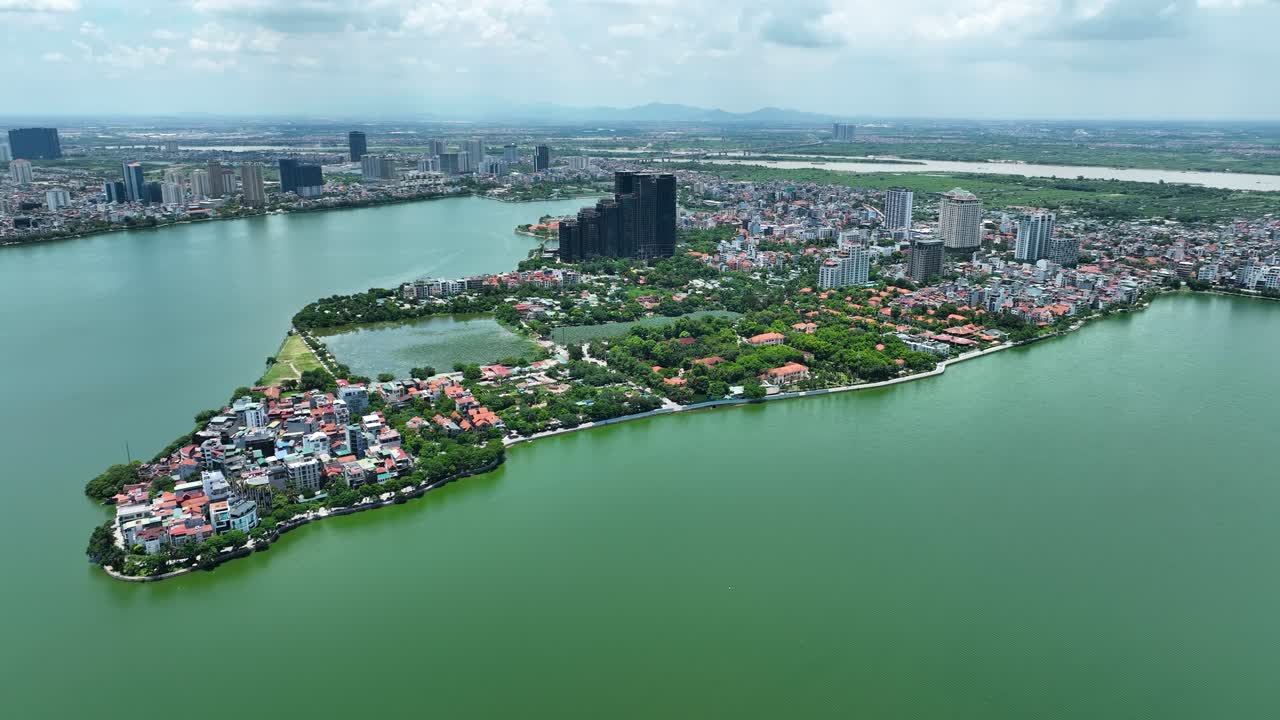 베트남 하노이의 광안 지역을 소개하는 영화적인 공중 촬영, 드론 mavic 3 클래식, 4k