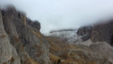 imágenes aéreas de impresionantes alpes