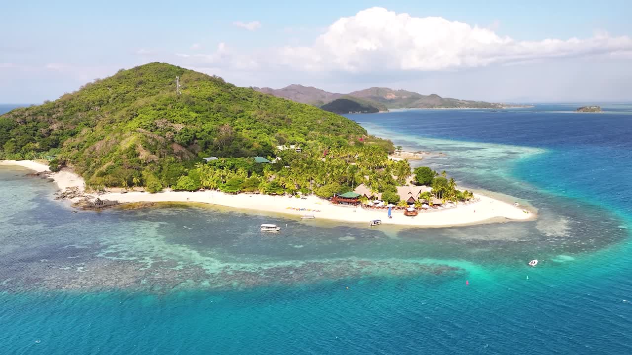Urørt Castaway Island på Fiji, tropisk eksotisk stemning fra Sør-Stillehavet. Dronereisemål