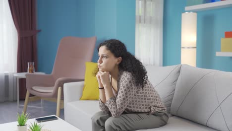 Worried-And-Nervous-young-woman.