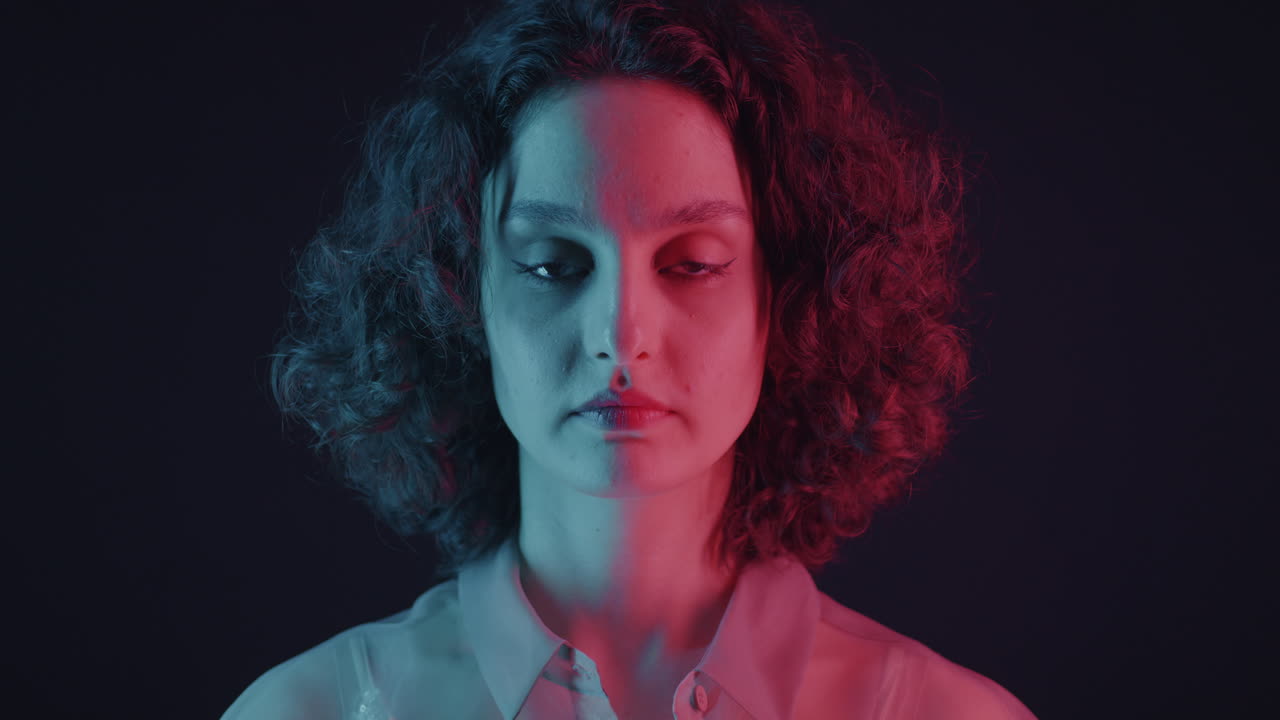 retrato de neón de una mujer