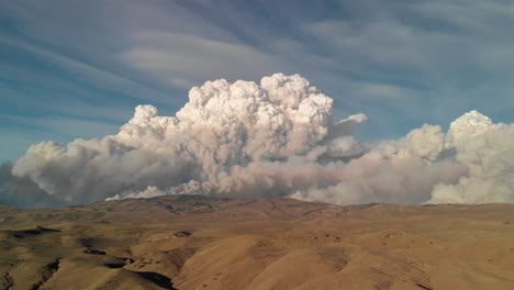 Thick-smoke-from-East-Troublesome-wild-fire-cloaks-Colorado-landscape