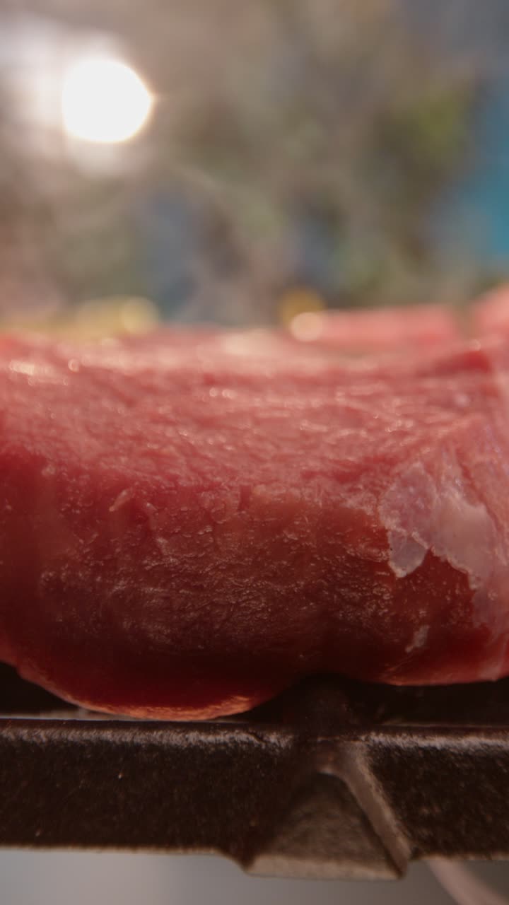 그릴에 스테이크