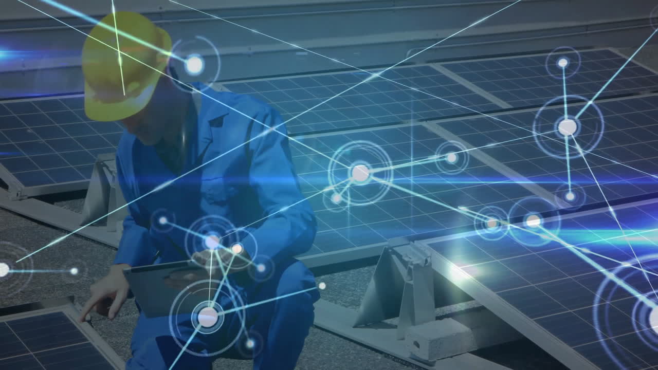 태양 전지 패널 검사, 네트워크 연결 및 데이터 처리 애니메이션을 가진 작업자