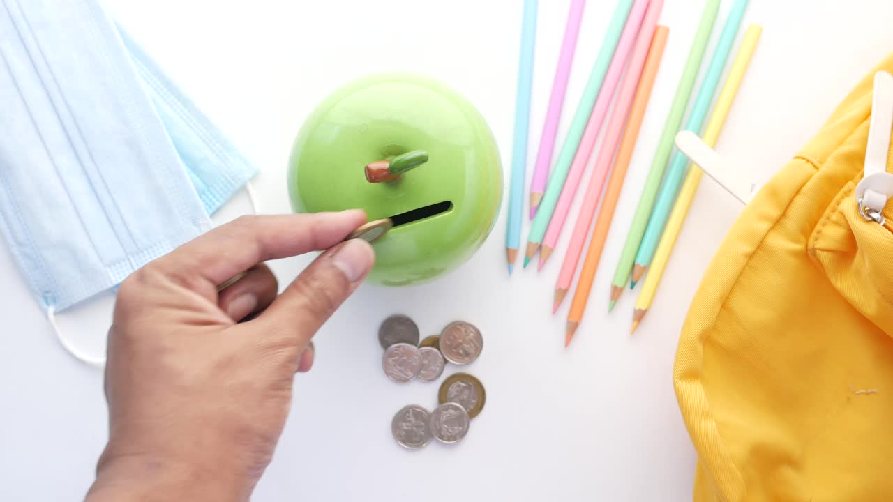 ahorrar para suministros escolares durante una pandemia