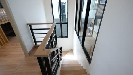 Modernes-Und-Stilvolles-Design-Für-Treppenplattformen-Zu-Hause