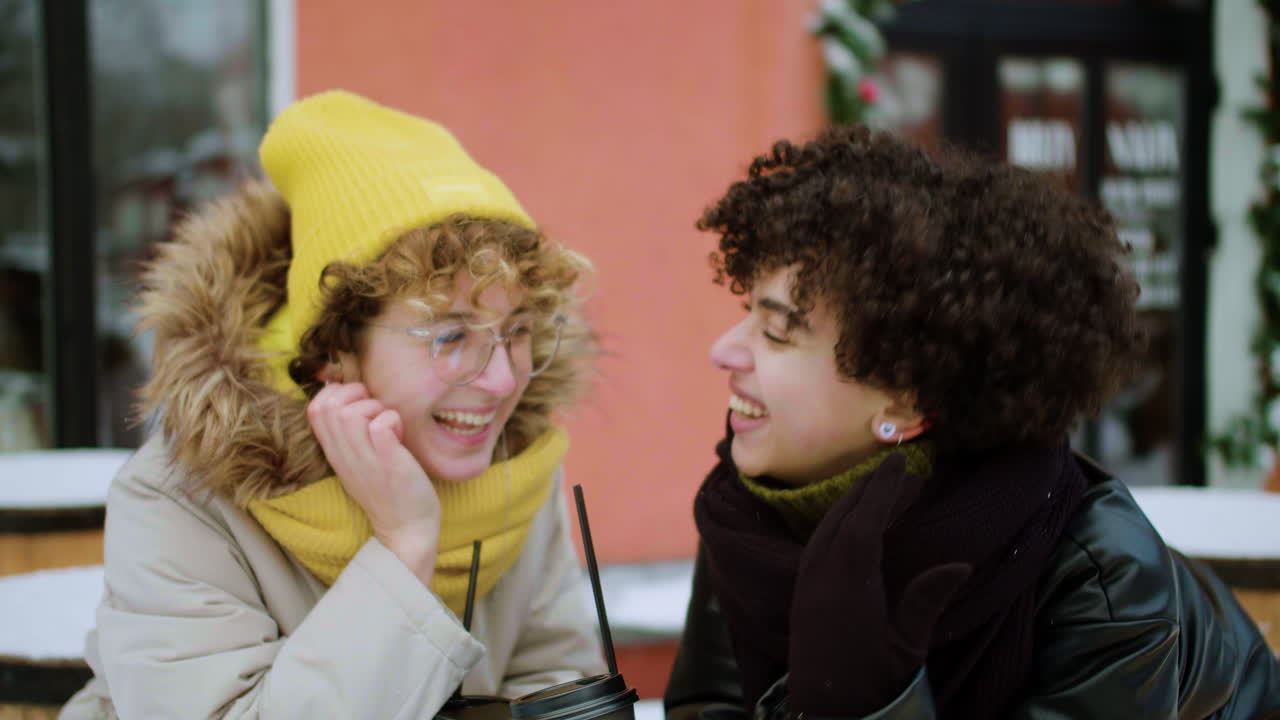 novias pasando tiempo juntas