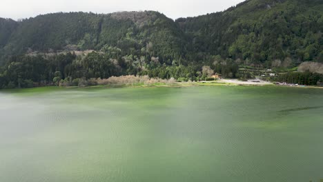 panning right on the crater lake furnas on viewpoint miradouro do pico do ferro