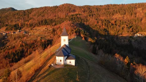 Impresionante-Vídeo-Aéreo-De-Drones-4k-De-La-Iglesia-De-San