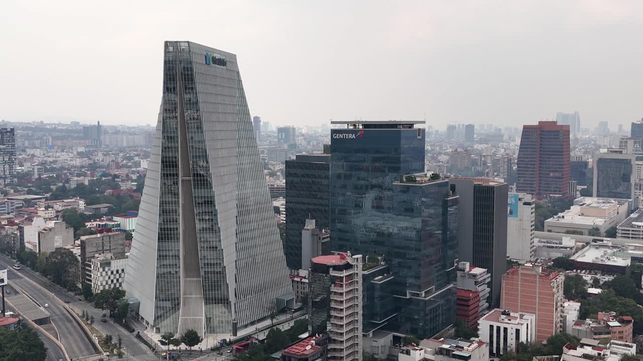 Drone shooting of Manacar, a large office and retail complex on Insurgentes Avenue