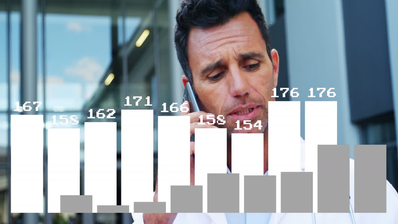 스마트폰에서 카우카스계 사업가에 대한 금융 데이터 처리 애니메이션