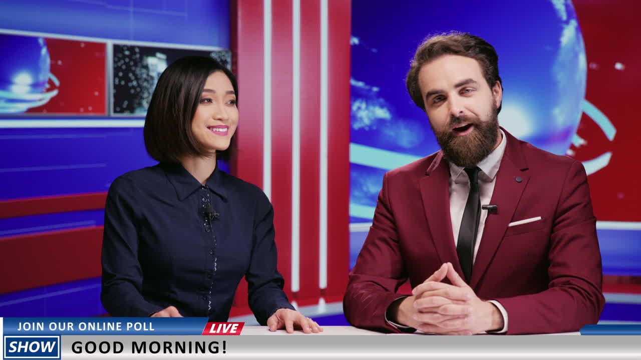 personas diversas que organizan el segmento matutino