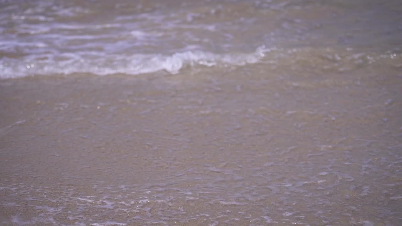 This beach park is located along the North Shore of Oahu and is part of a state park called Malaekahana State Recreation Area near Laie. It sits in the Laie Bay and features rolling waves.
