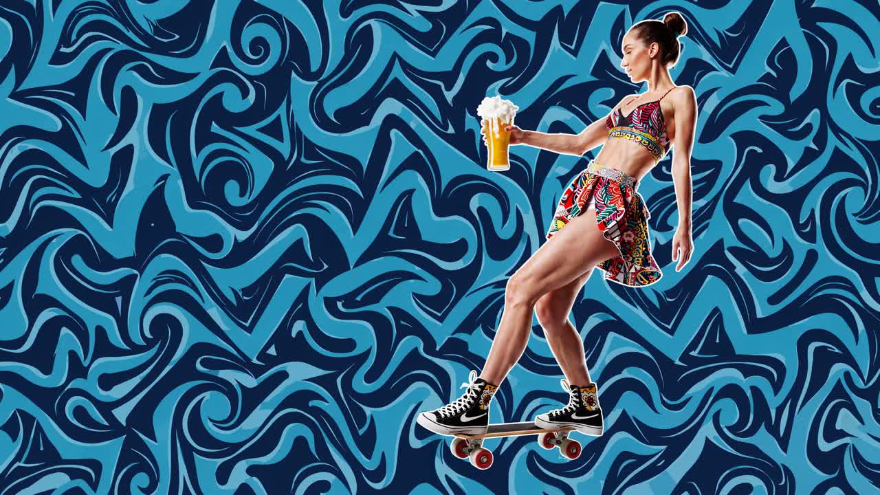 mujer patinando con cerveza