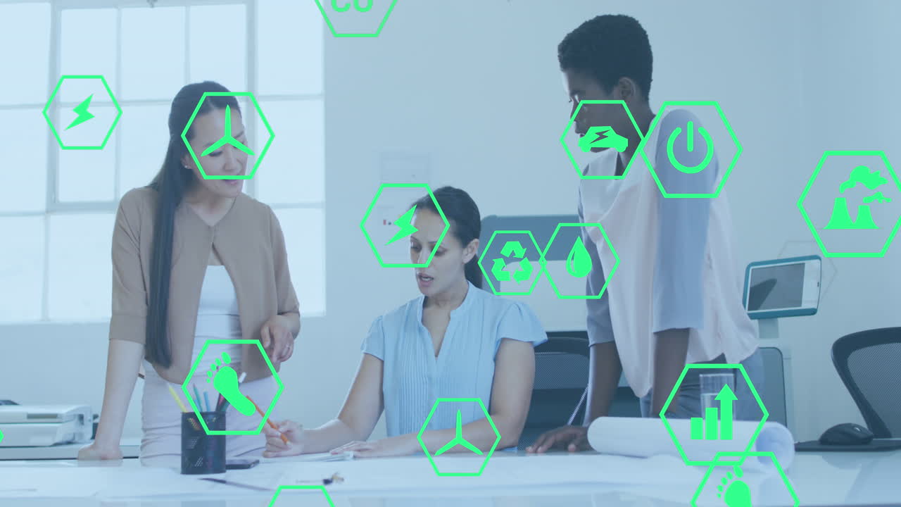 다양한 여성 건축가들이 청사진에 대한 층계획을 논의하는 여러 아이콘의 애니메이션