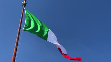 Italian-flag-waving-in-the-wind