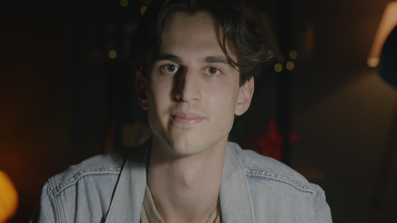 젊은 남자 의 클로즈업 초상화