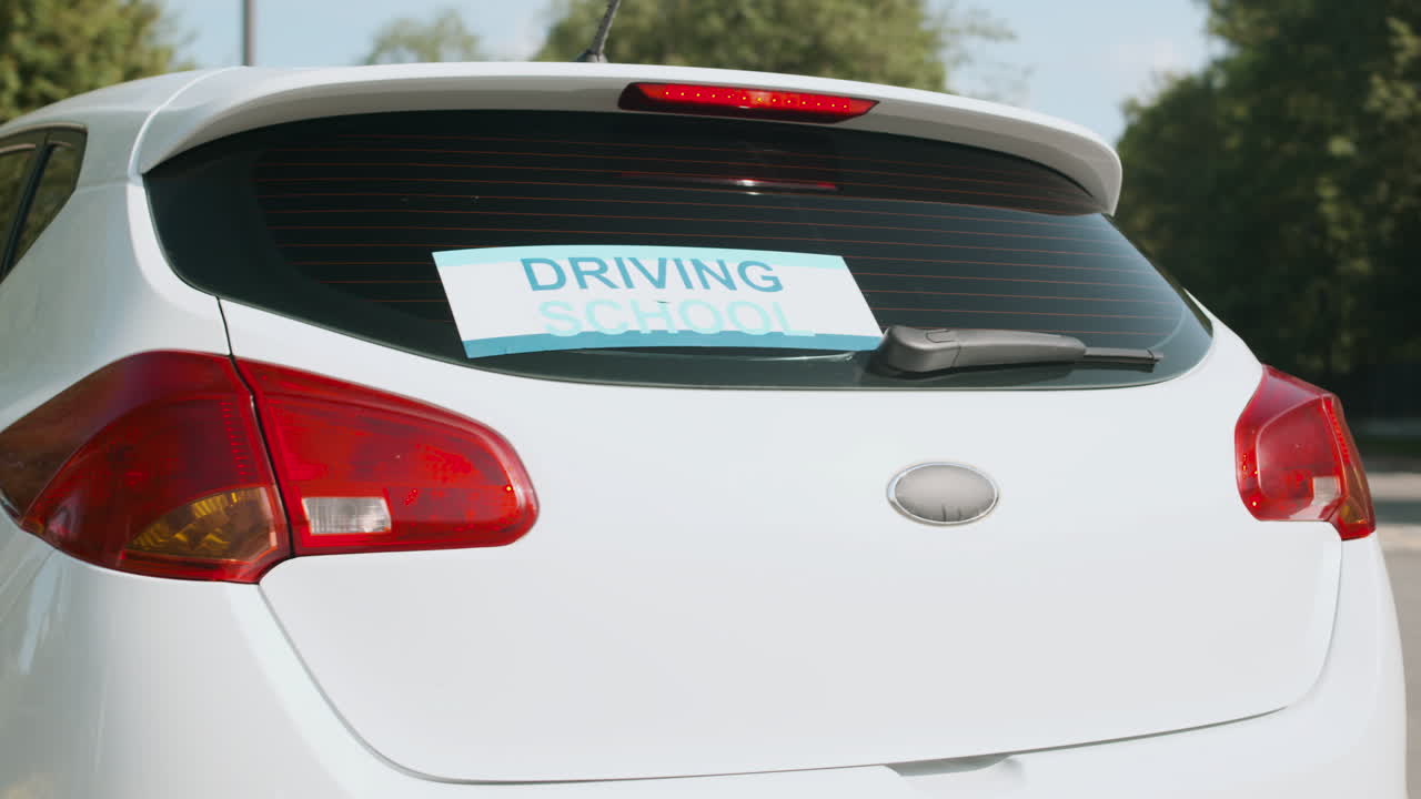 운전 학교에서 차