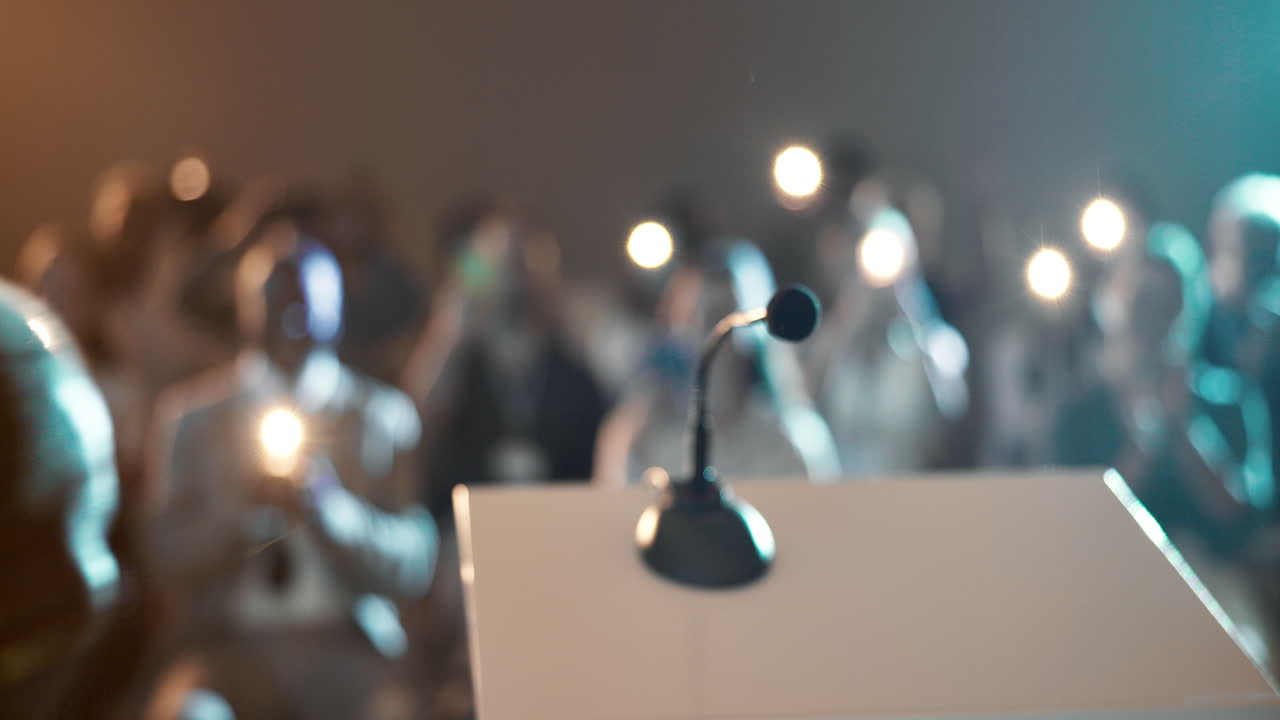 Relatore alla conferenza