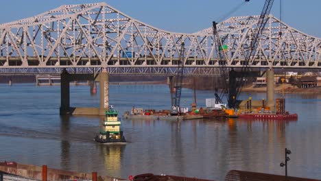 Brücken-überspannen-Den-Ohio-River-In-Der-Nähe-Von-Louisville,-Kentucky-2