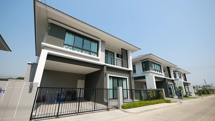Design esterno di una casa bianca, moderna e contemporanea