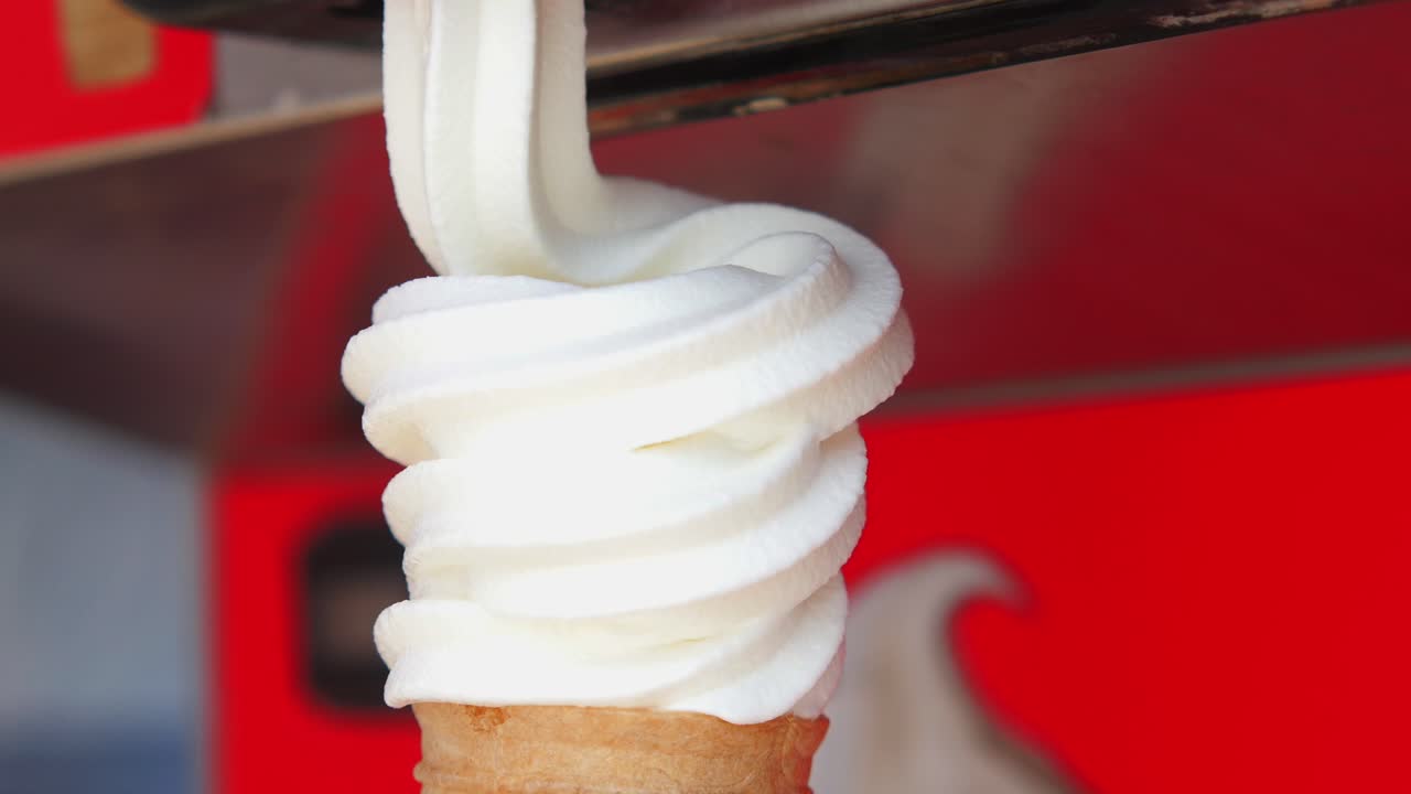 기계 에서 제공 되는 소프트 서브 아이스크림 코너 의 클로즈업