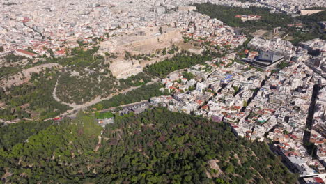 Luftaufnahme-Vom-Philopappos-Denkmal-In-Richtung-Der-Akropolis-Von-Athen