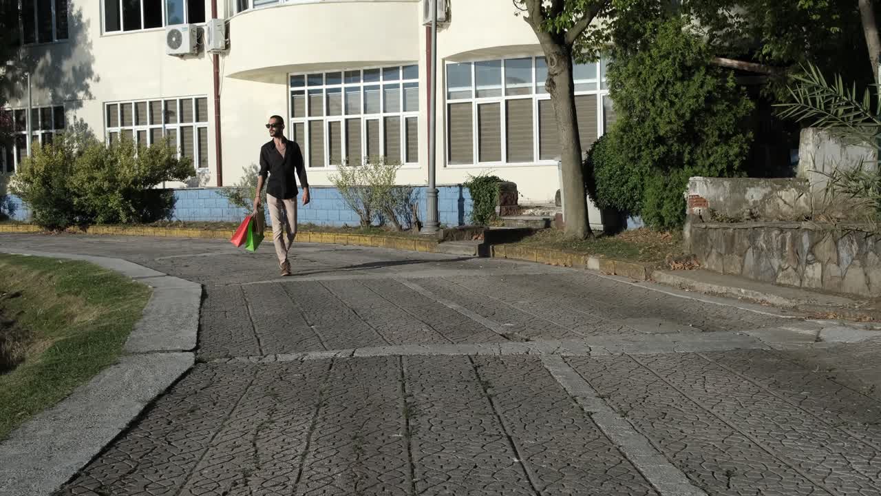 가방을 들고 고