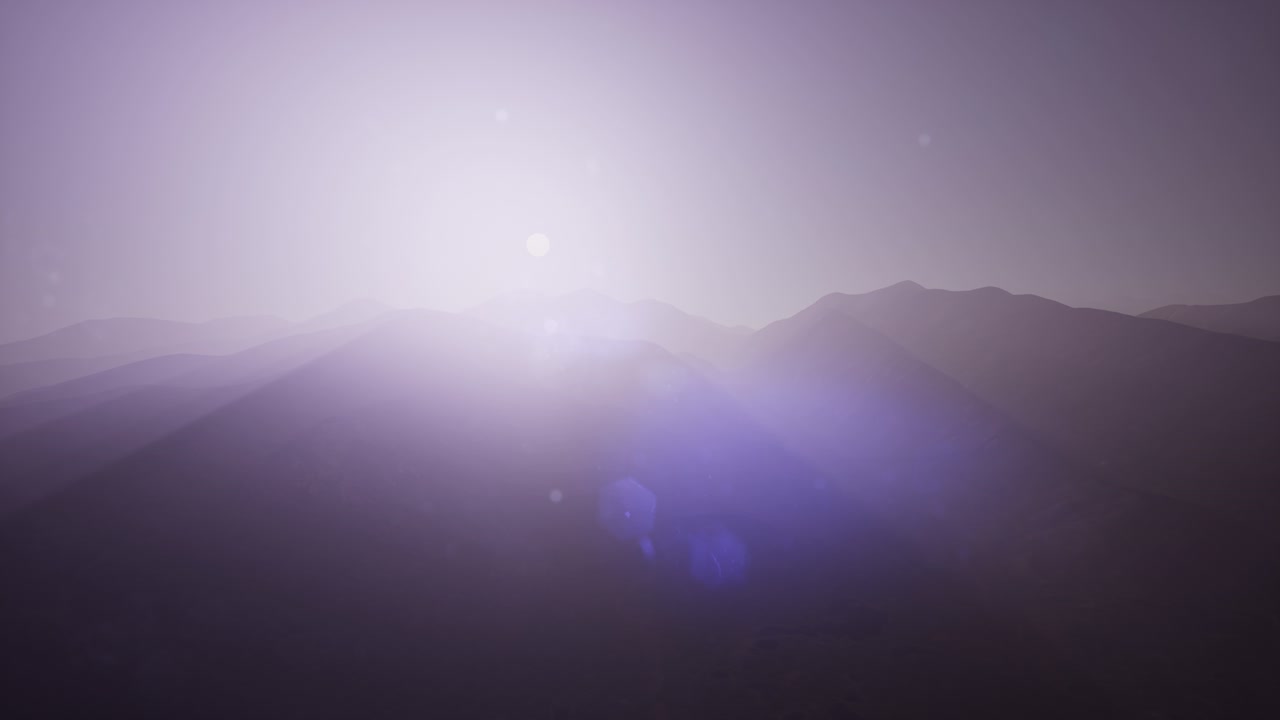 안개 속 에 있는 공중 의 초록색 언덕 풍경