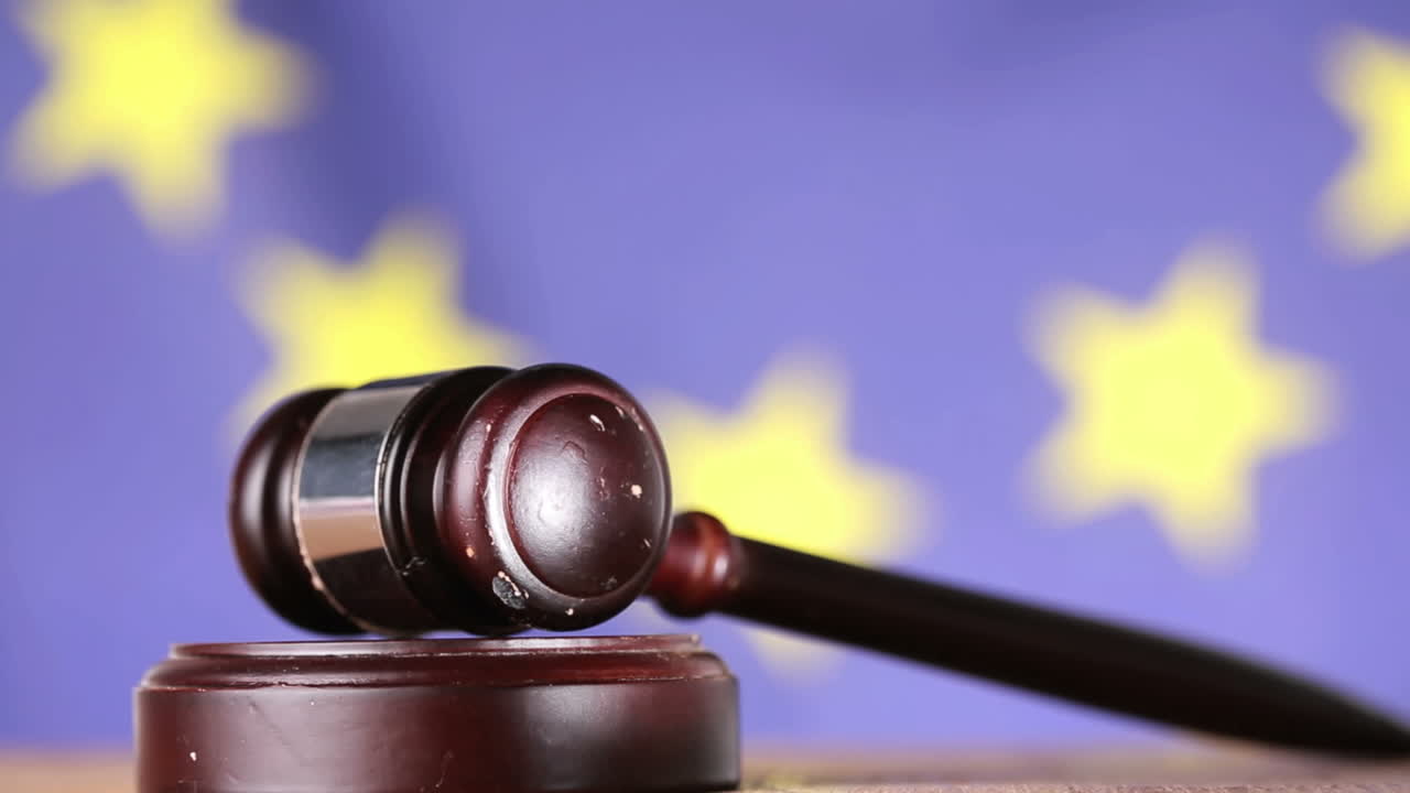 сосредоточиться на молотке и зондирующем блоке