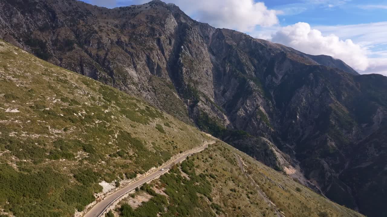 La Bellezza Naturale dell'Albania: La Valle di Dukat e i Monti Acrocerauni