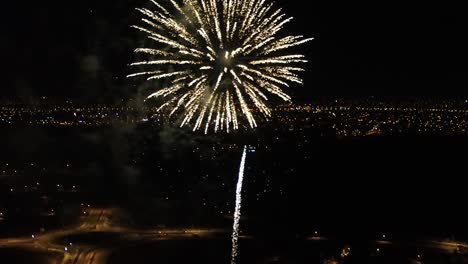 gran espectáculo de fuegos artificiales en nicosia, chipre