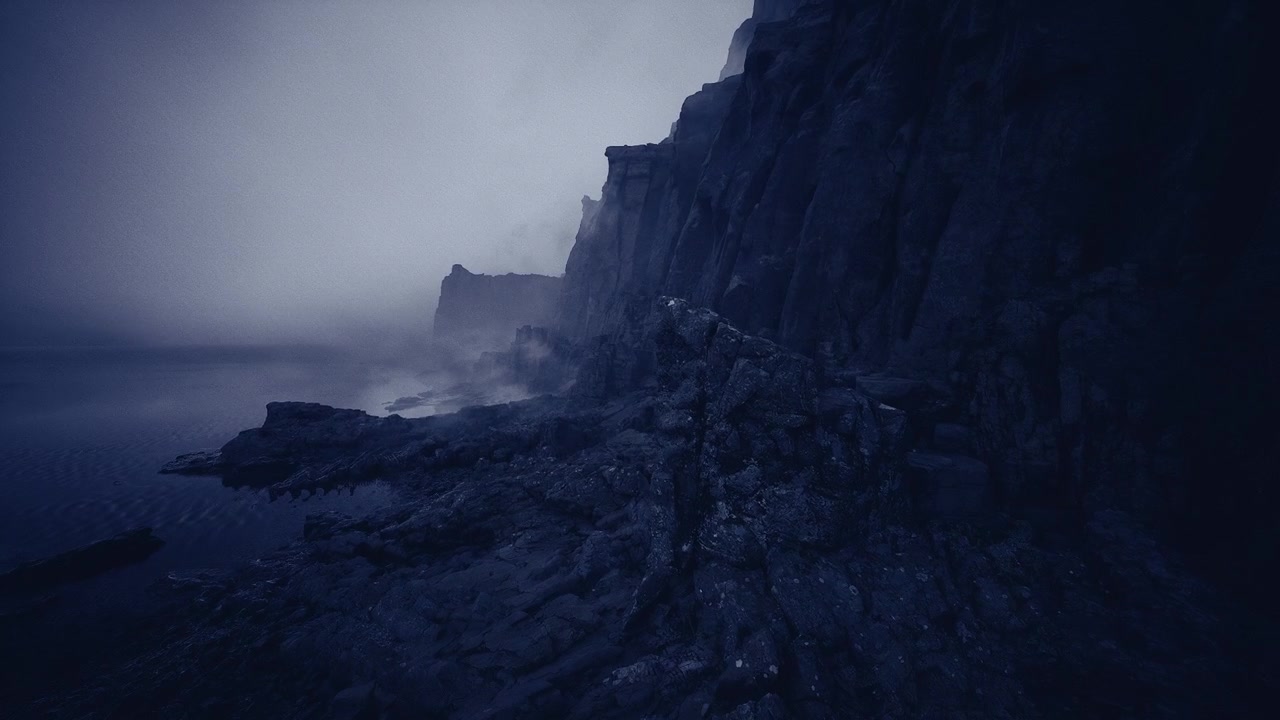 Vista costera tormentosa: inquietante paisaje de acantilados neblinosos y rocas silenciosas