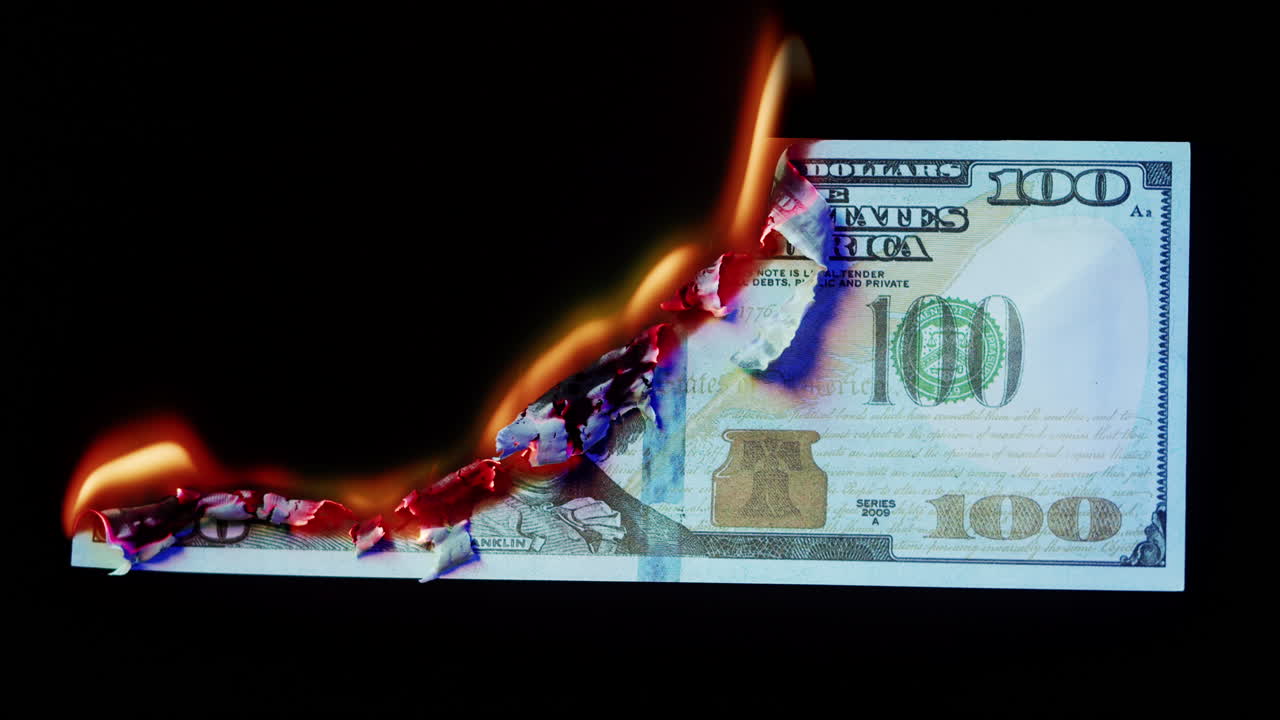 불타는 100달러 지폐