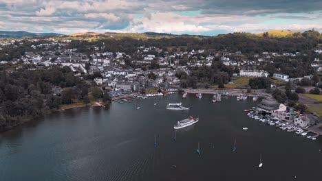 imágenes aéreas de bowness-on-windermere