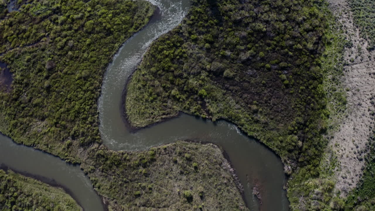 el río este de colorado y la montaña gótica