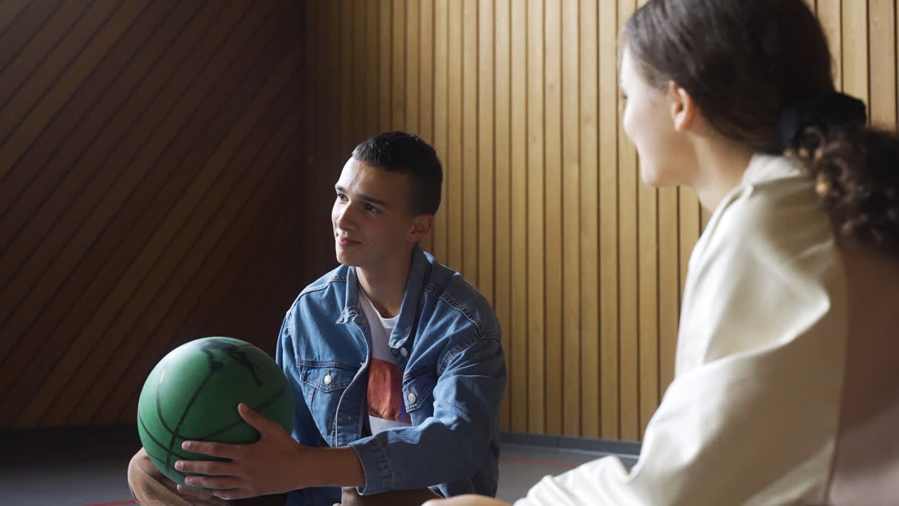 adolescentes en la escuela secundaria