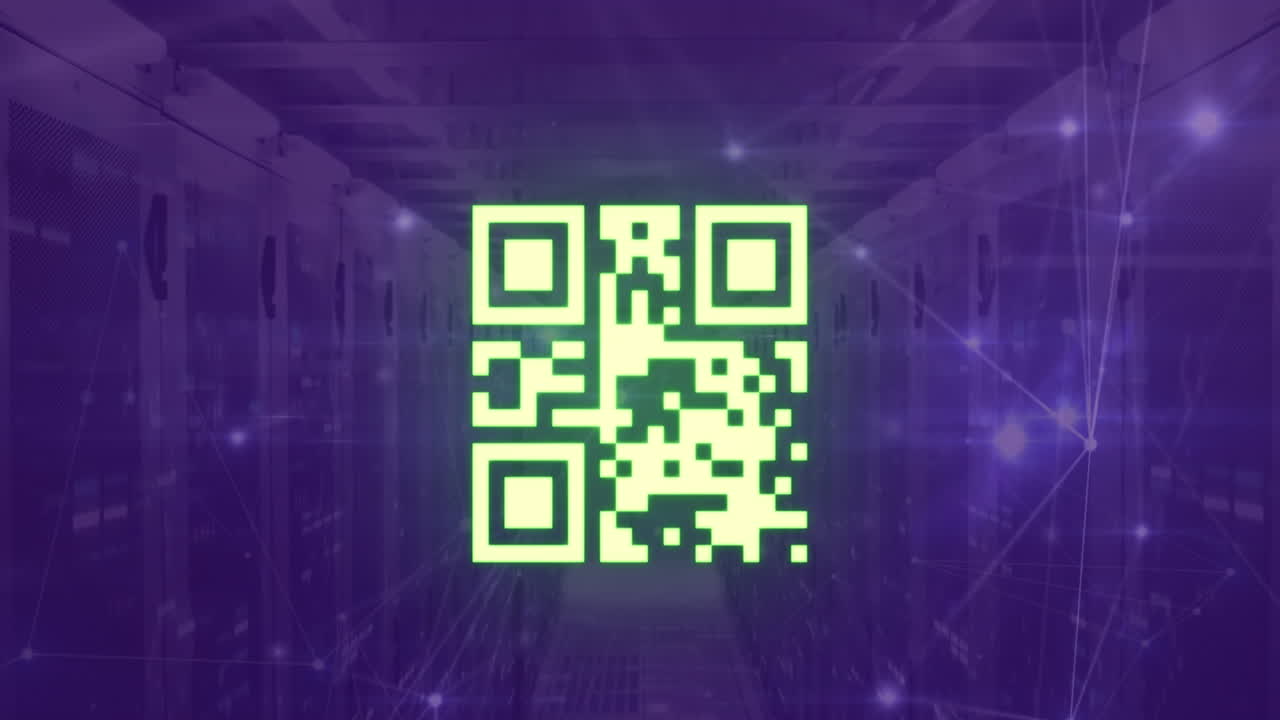 animación de escáner de código qr de neón y red brillante de conexiones contra la sala de servidores de computadora