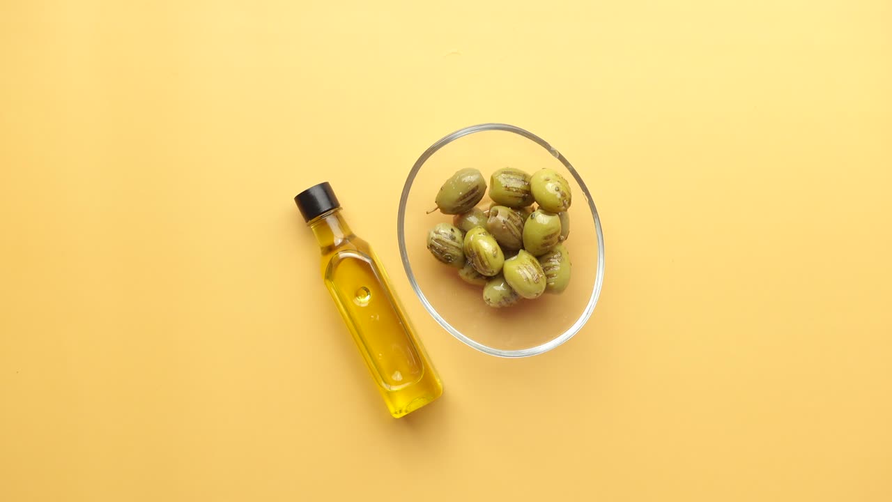 aceitunas y aceite de oliva