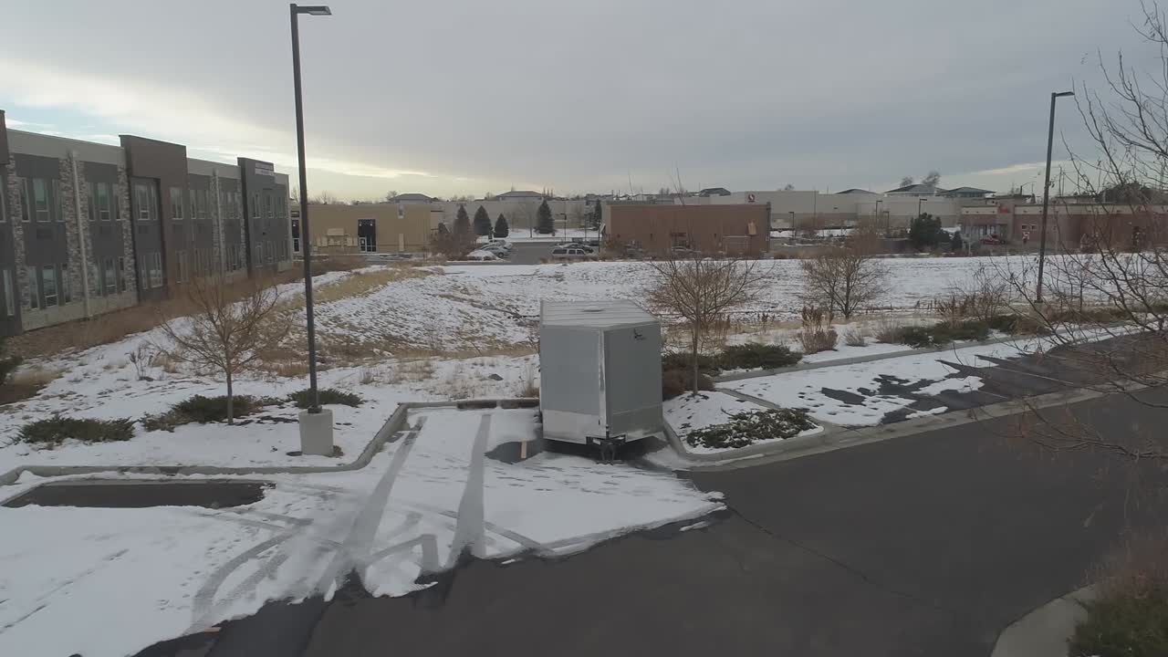 беспилотник спускается в предрождественский сезон покупок в 2020 году