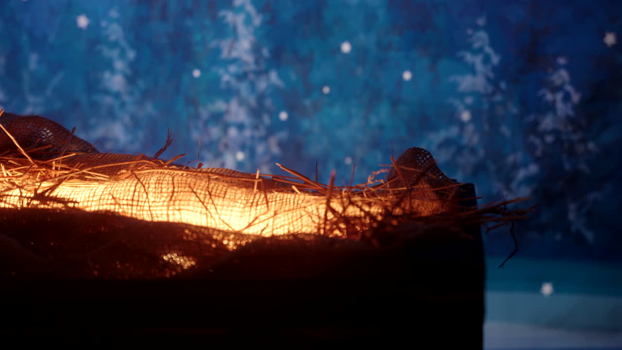 luz revelada desde un pesebre en una noche estrellada