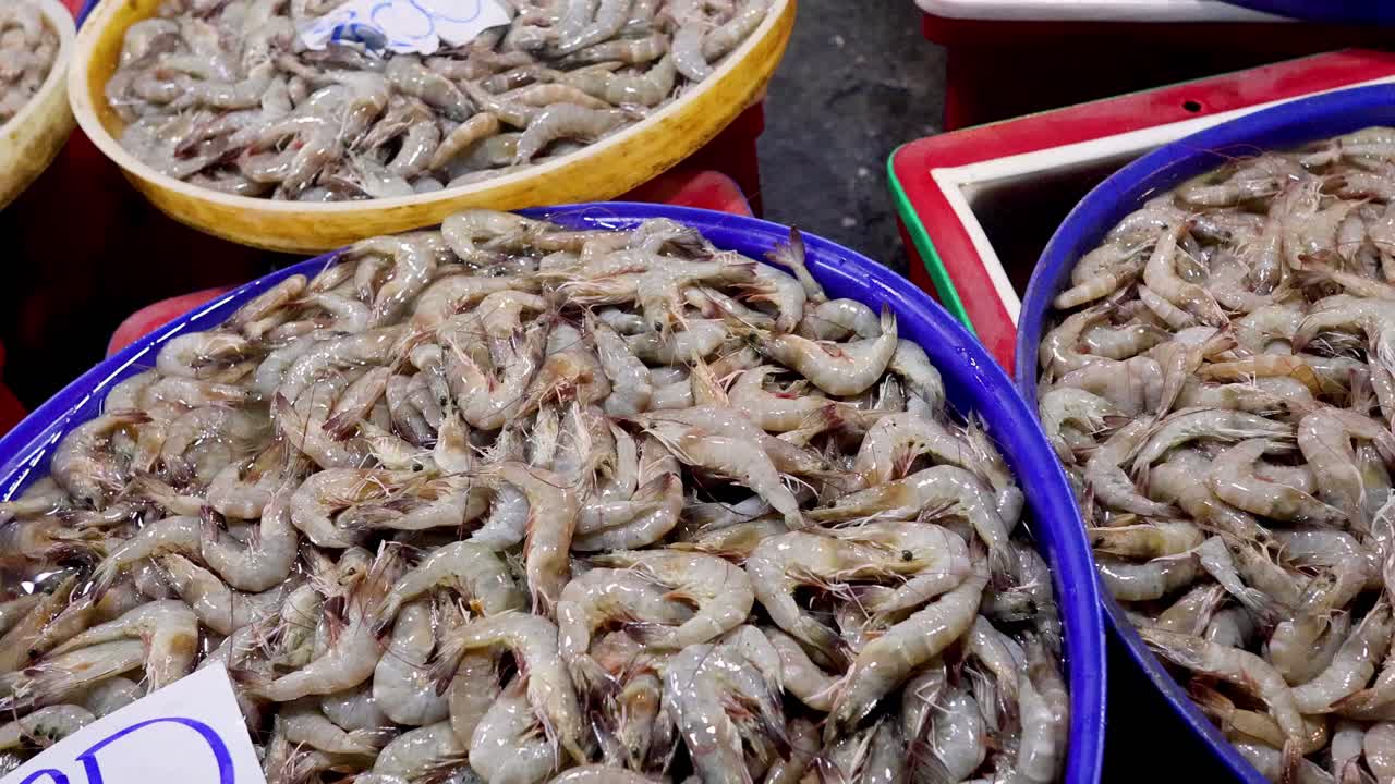 disminución de los precios del camarón en un entorno de mercado