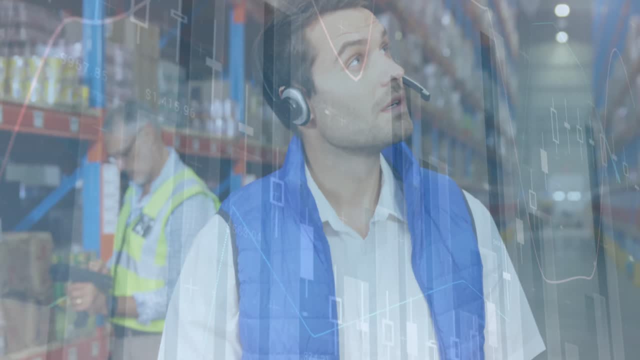 animación de estadísticas y procesamiento de datos financieros sobre el hombre que trabaja en el almacén