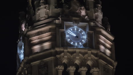 Uhrturm-Des-Cybele-Palastes-Bei-Nacht-In-Madrid,-Spanien