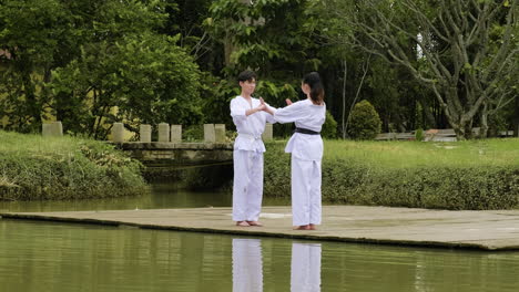 Young-couple-before-the-fight-outdoors