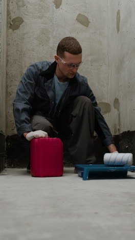 painter preparing for work