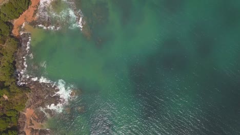 Birds-eye-view-of-the-coast-in-Mangonui,-New-Zealand