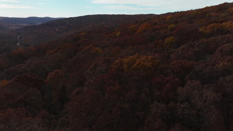 Autumn-Color-Foliage-Over-Forests-In-Lee-Creek,-Arkansas,-USA