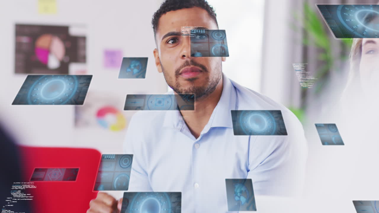 animación de procesamiento de datos contra hombre biracial discutiendo con sus colegas en la oficina